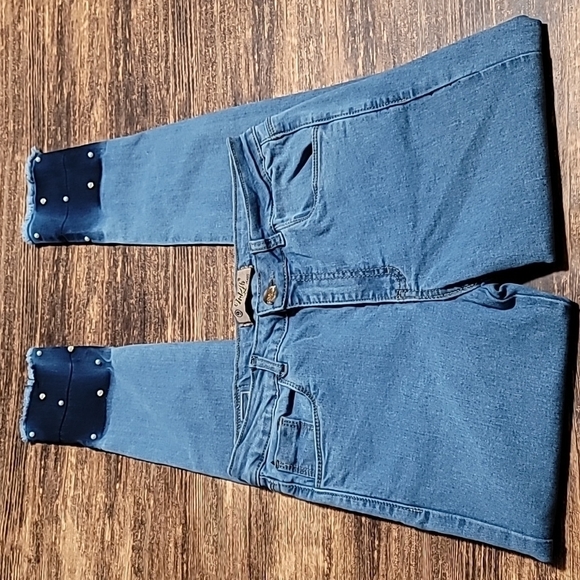 MKYB premium Jeans jeweled ankles size 9 Excellent preworn Condition women's - Picture 1 of 9